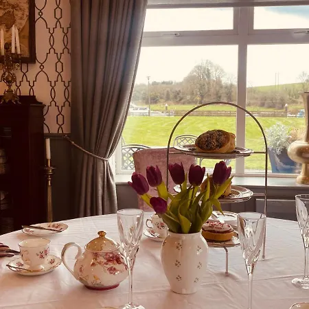 Moycarn & Marina Szálloda