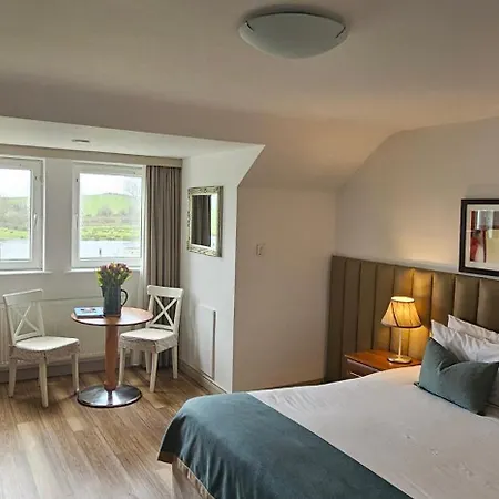 Moycarn & Marina Hotell 3*