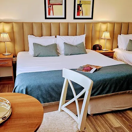 Moycarn & Marina Hotel 3*