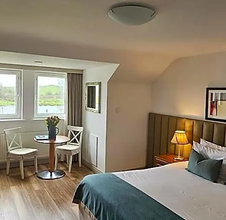 Hotel Moycarn & Marina