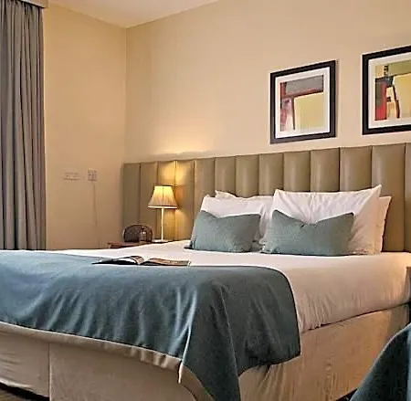 Moycarn & Marina Hotel 3*
